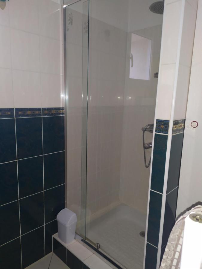 Chez Fabienne T1 Apartamento Le Breuil-sur-Couze Exterior foto